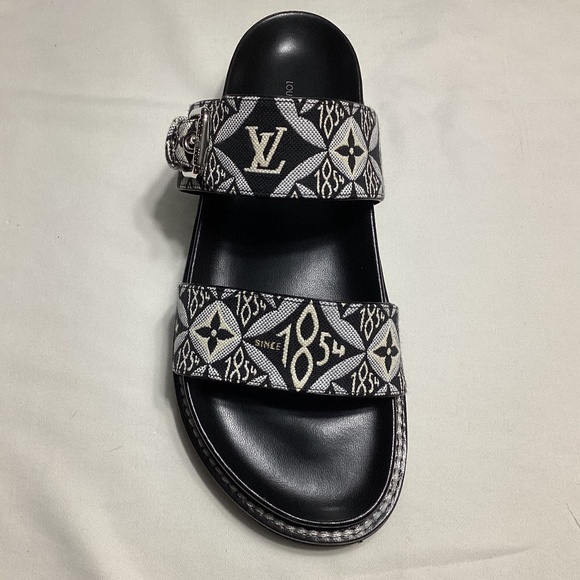 Louis Vuitton 1854 Paseo Flat - Picture 4 of 16